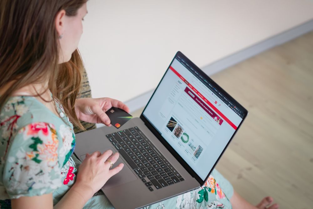 Checking out on a laptop